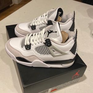 Brand New! Air Jordan 4 Retro